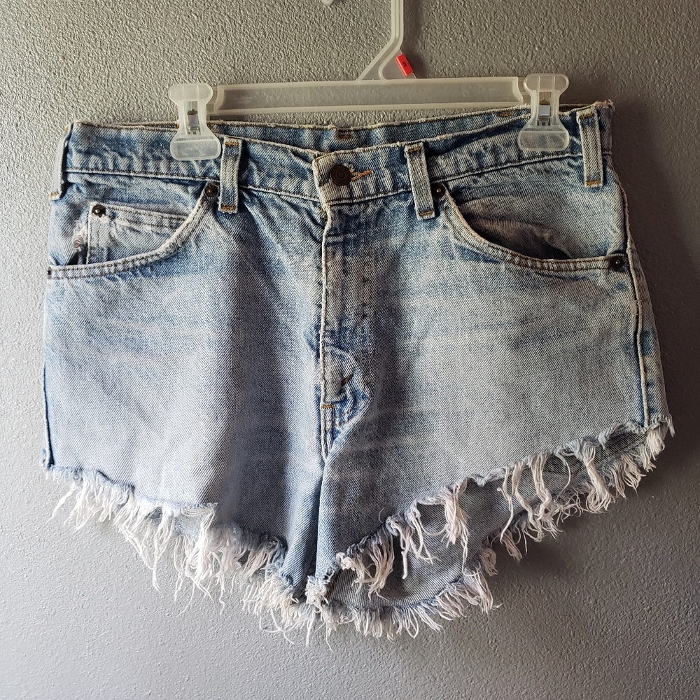 Levi high waisted shorts